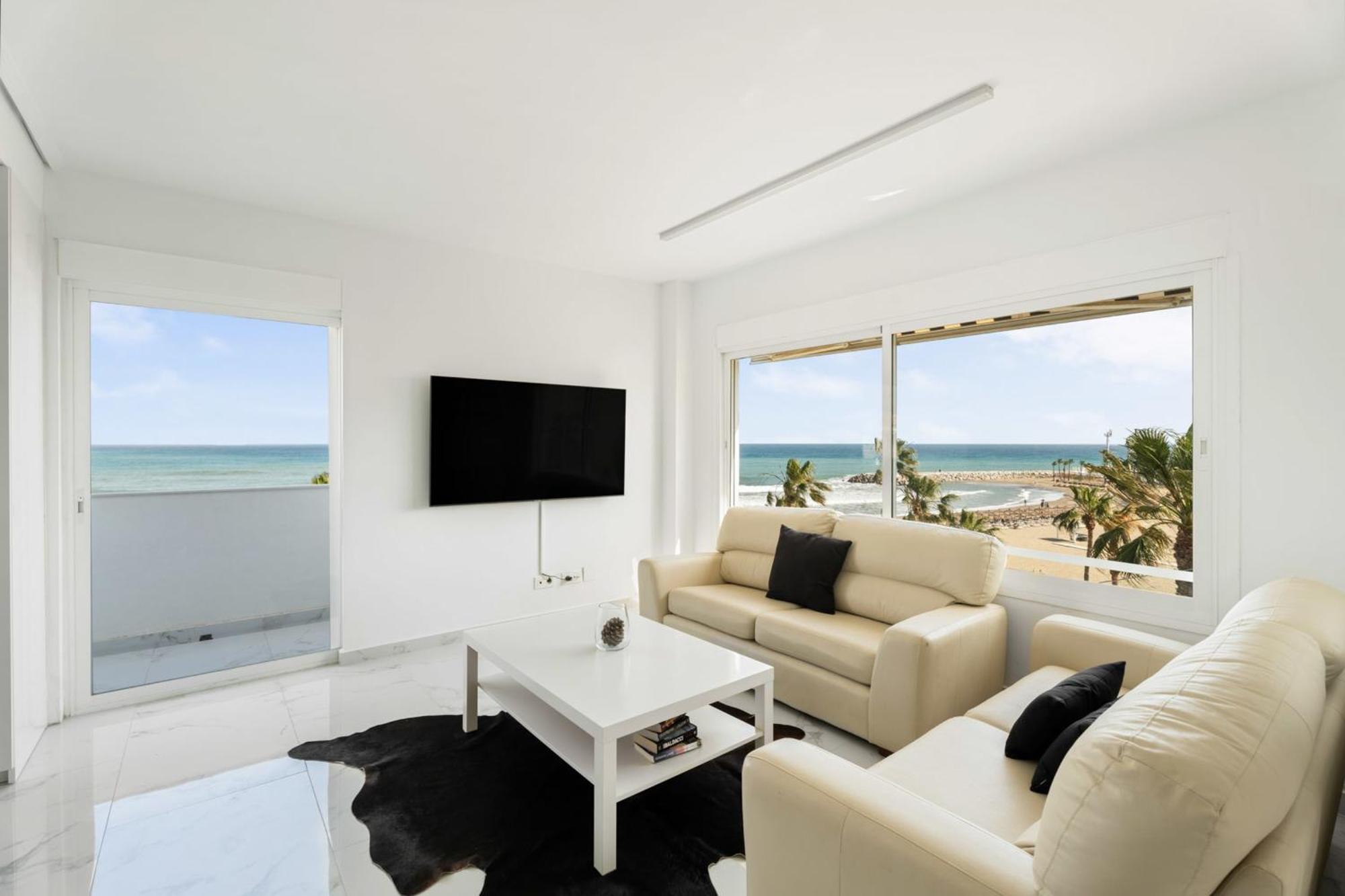 Apartment Beachside Getaway In Puerto Banus 3-bedroom In Playa Rocio *