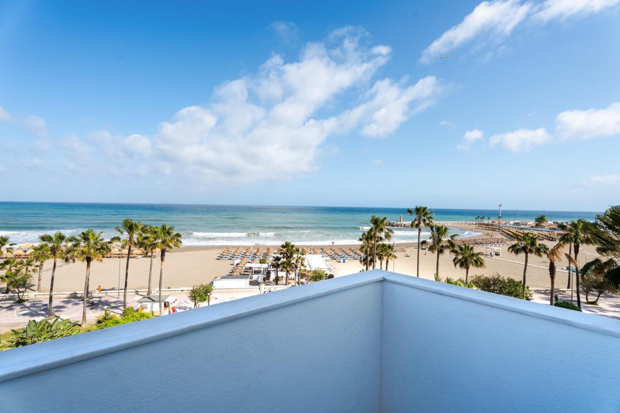 Beachside Getaway In Puerto Banus 3-bedroom In Playa Rocio Apartment Marbella