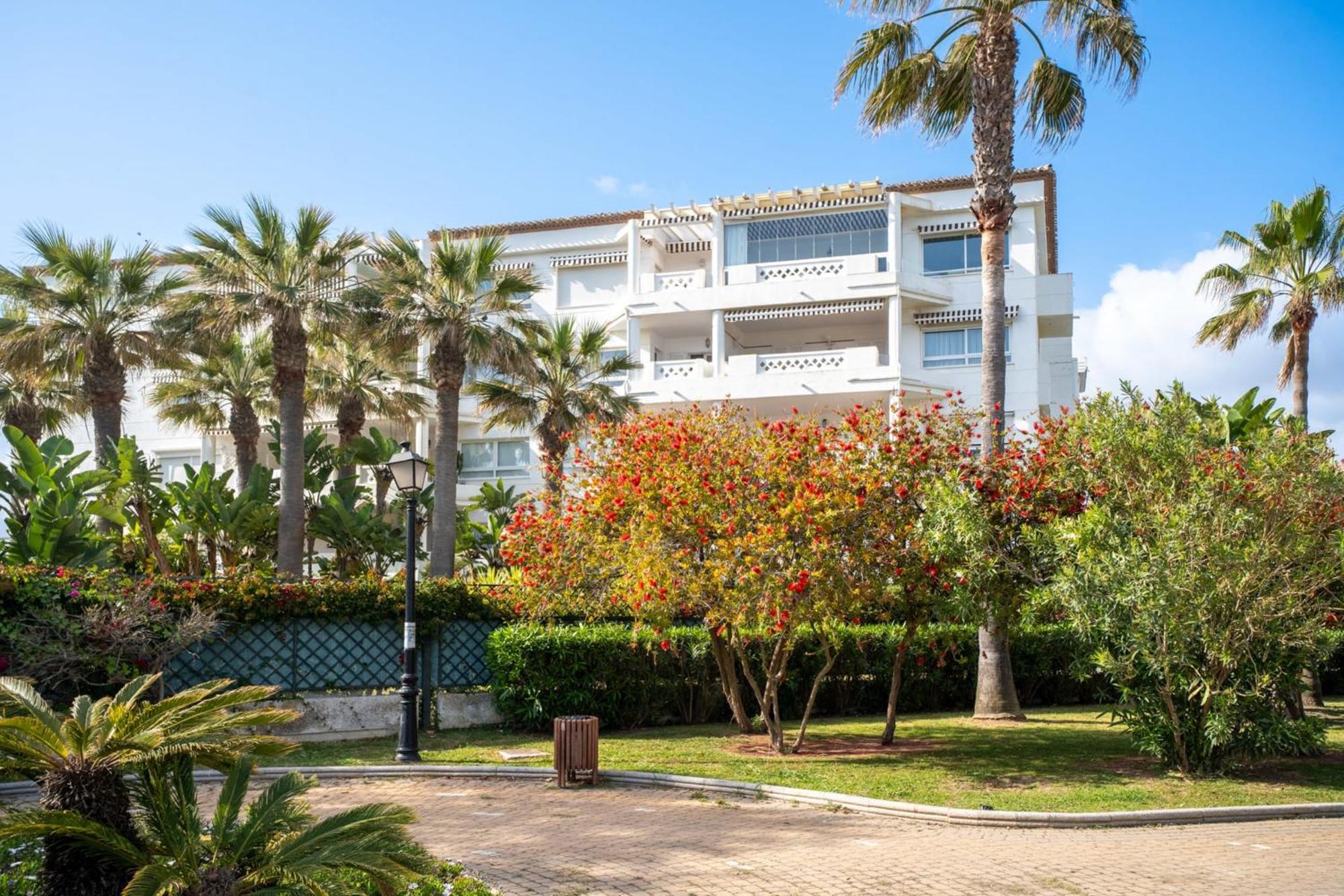 Appartamento Beachside Getaway In Puerto Banus 3-bedroom In Playa Rocio *