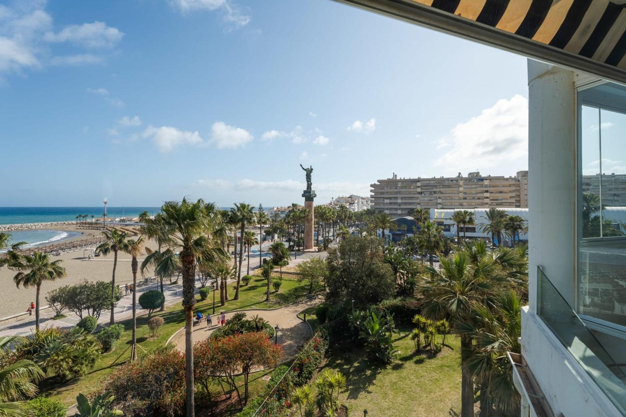 Beachside Getaway In Puerto Banus 3-bedroom In Playa Rocio * Marbella