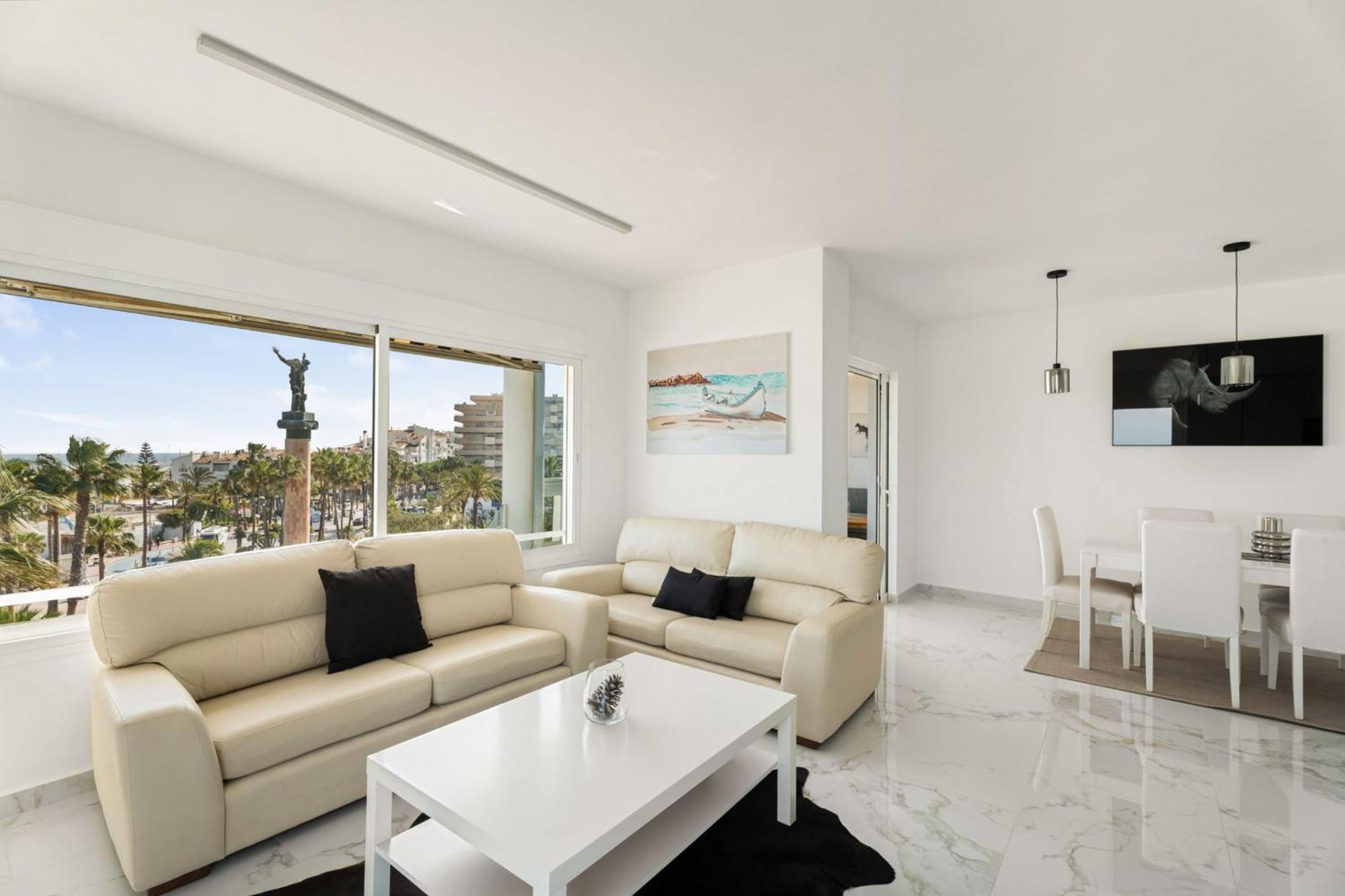 Beachside Getaway In Puerto Banus 3-bedroom In Playa Rocio Appartamento Marbella